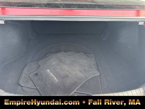 Used 2023 Hyundai Elantra SEL w/ Convenience Package image 5