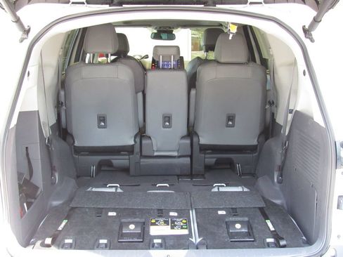 Used 2024 Toyota Sienna XLE FWD image 23