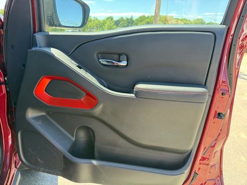 Used 2023 Nissan Frontier PRO-4X w/ Pro Convenience Package AWD/4WD image 31