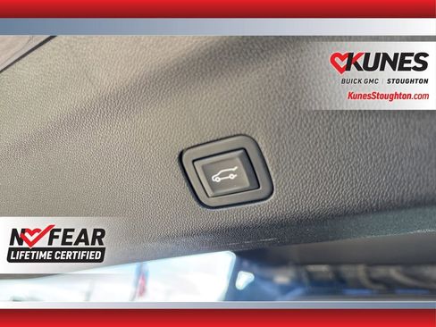 Used 2023 Cadillac Escalade Premium Luxury image 43