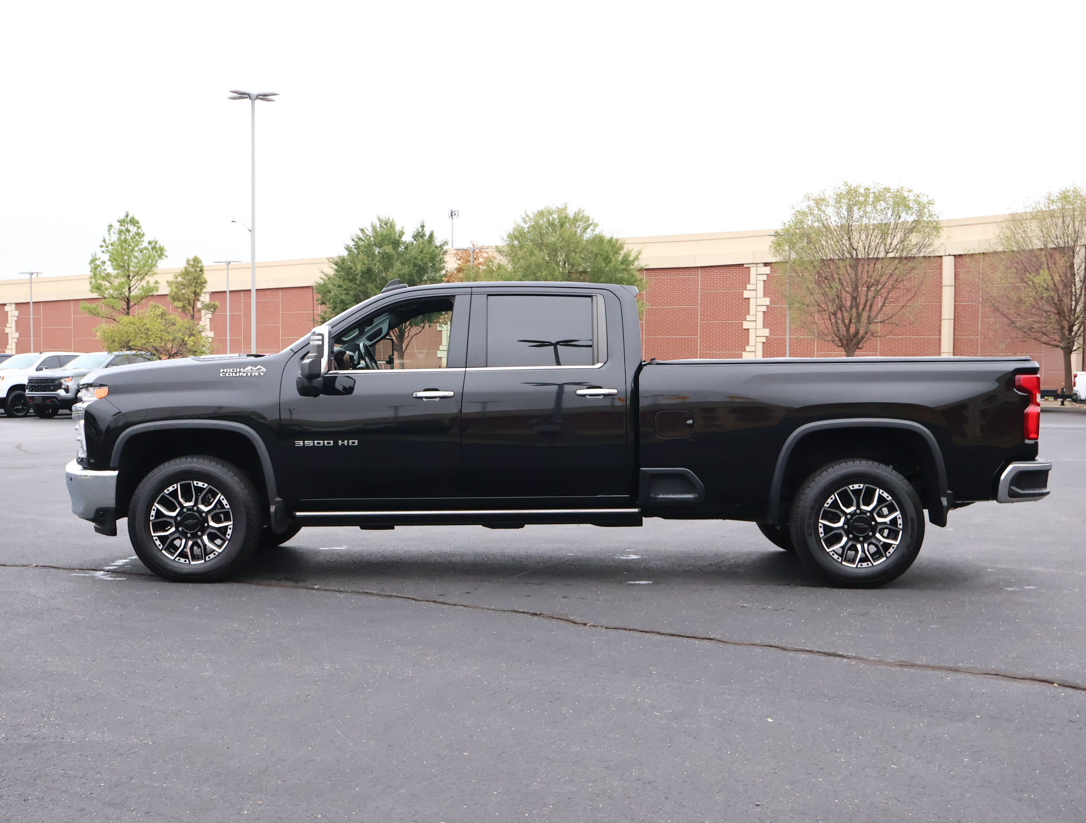 Used 2022 Chevrolet Silverado 3500 High Country AWD/4WD image 38