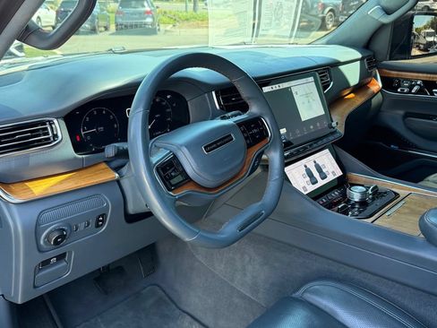 Used 2022 Jeep Grand Wagoneer Series II w/ Rear Seat Video Group 1 AWD/4WD image 22