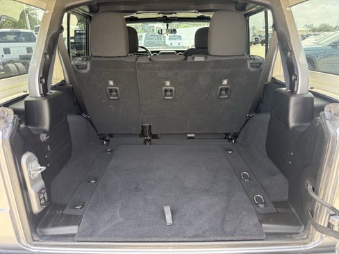 Used 2019 Jeep Wrangler Unlimited Sport S AWD/4WD image 29