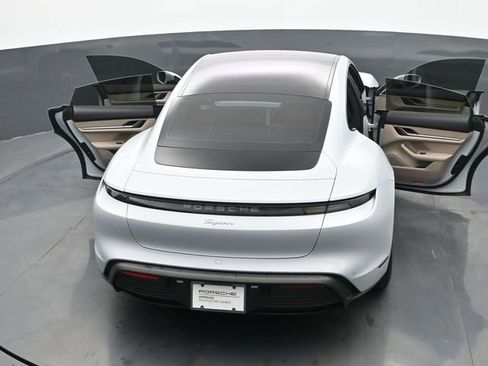 Certified 2025 Porsche Taycan AWD/4WD image 29