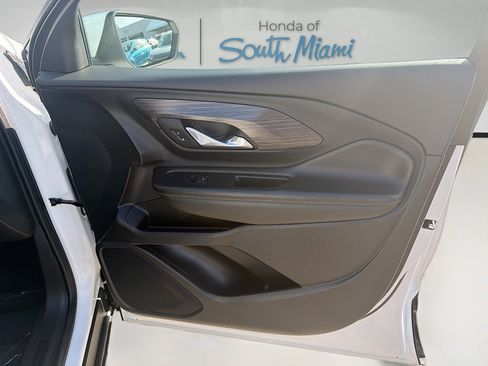 Used 2024 GMC Terrain SLE FWD image 33