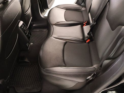 Used 2025 Jeep Compass Latitude w/ Sun & Sound Group AWD/4WD image 12