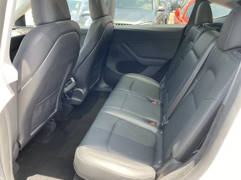 Used 2024 Tesla Model Y Long Range AWD/4WD image 22