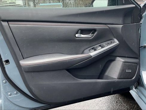 Used 2024 Nissan Sentra SR w/ SR Premium Package image 22