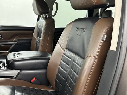 Used 2018 Nissan Titan Platinum Reserve w/ Platinum Utility Package AWD/4WD image 11