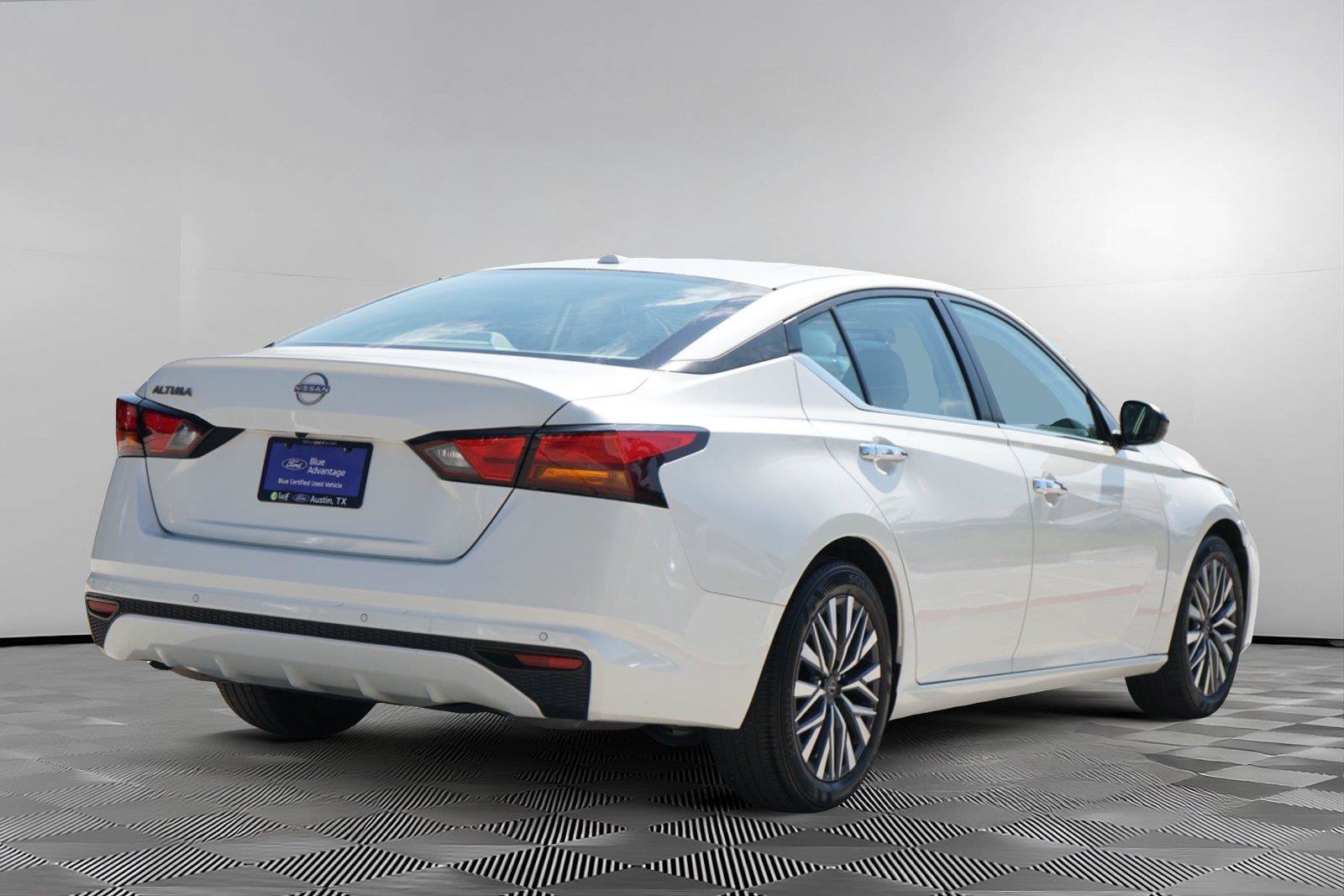 Used 2025 Nissan Altima 2.5 SV FWD image 5