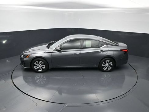 Used 2025 Nissan Altima 2.5 S FWD image 22