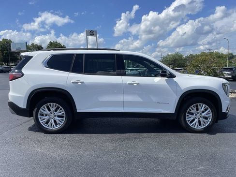 Used 2025 GMC Acadia Elevation w/ Elevation Premium Package FWD image 4