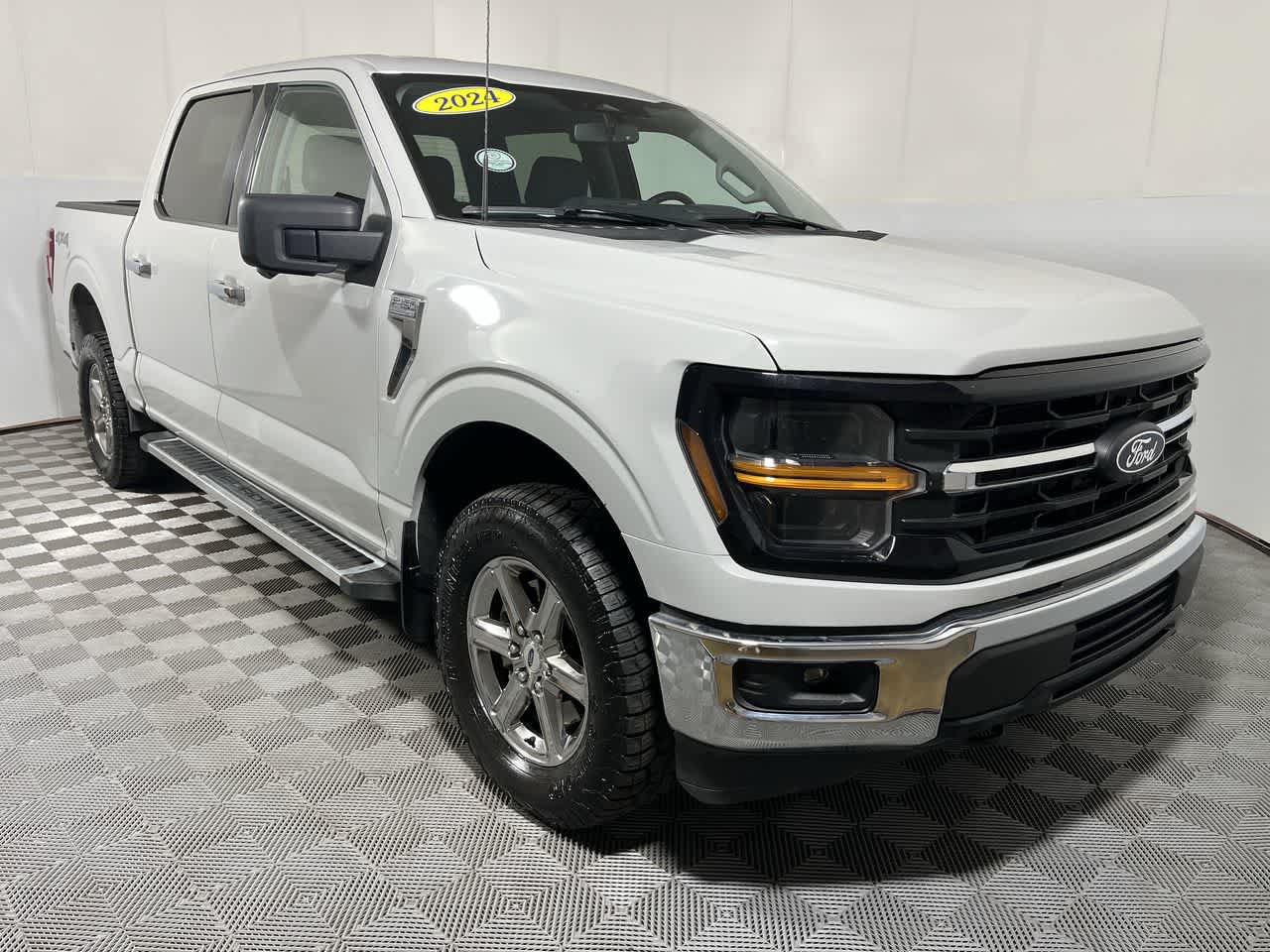 Used 2024 Ford F150 XLT AWD/4WD image 2