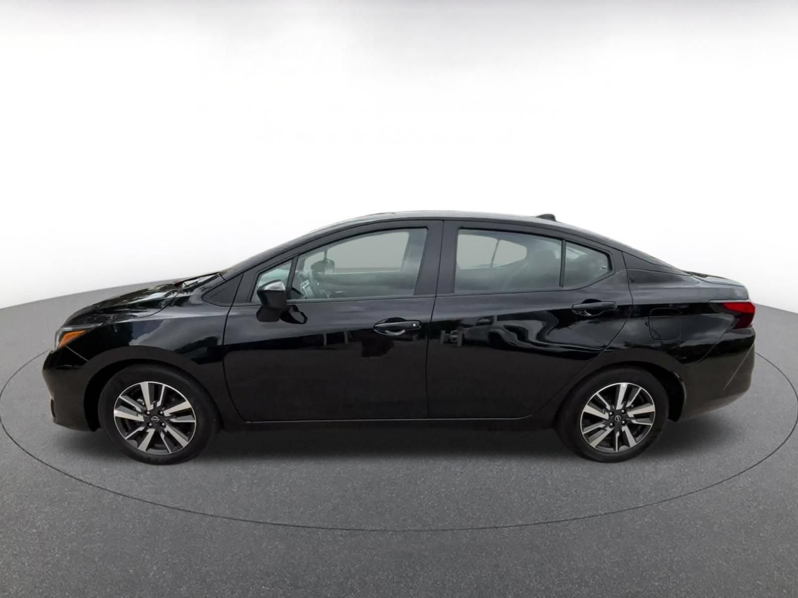 Used 2025 Nissan Versa SV FWD image 8