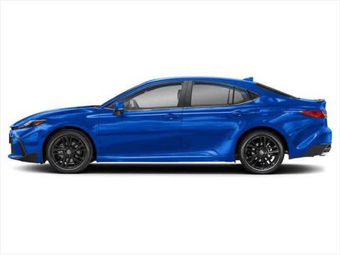 Used 2025 Toyota Camry SE FWD image 3
