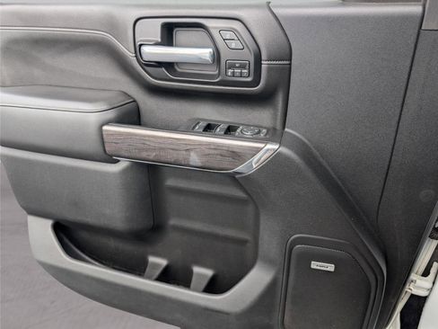 Used 2020 Chevrolet Silverado 2500 LTZ w/ LTZ Convenience Package image 16