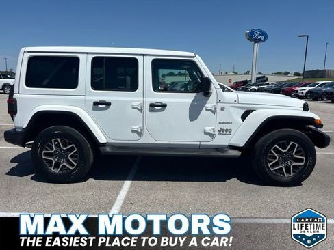 Used 2024 Jeep Wrangler Unlimited Sahara AWD/4WD image 16