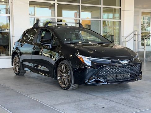 Certified 2025 Toyota Corolla Hatchback w/ SE Package FWD image 8