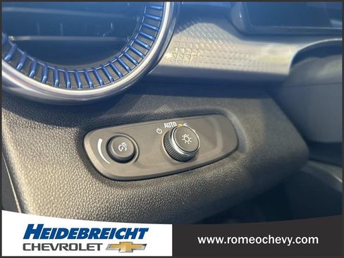 Used 2024 Chevrolet Trax LT w/ Driver Confidence Package FWD image 29