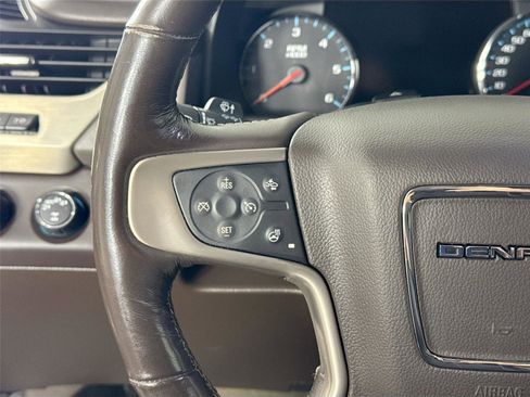 Used 2018 GMC Yukon Denali w/ Denali Ultimate Package image 18