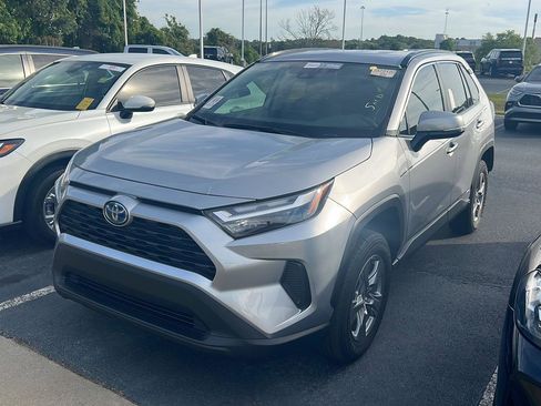 Used 2022 Toyota RAV4 XLE image 2