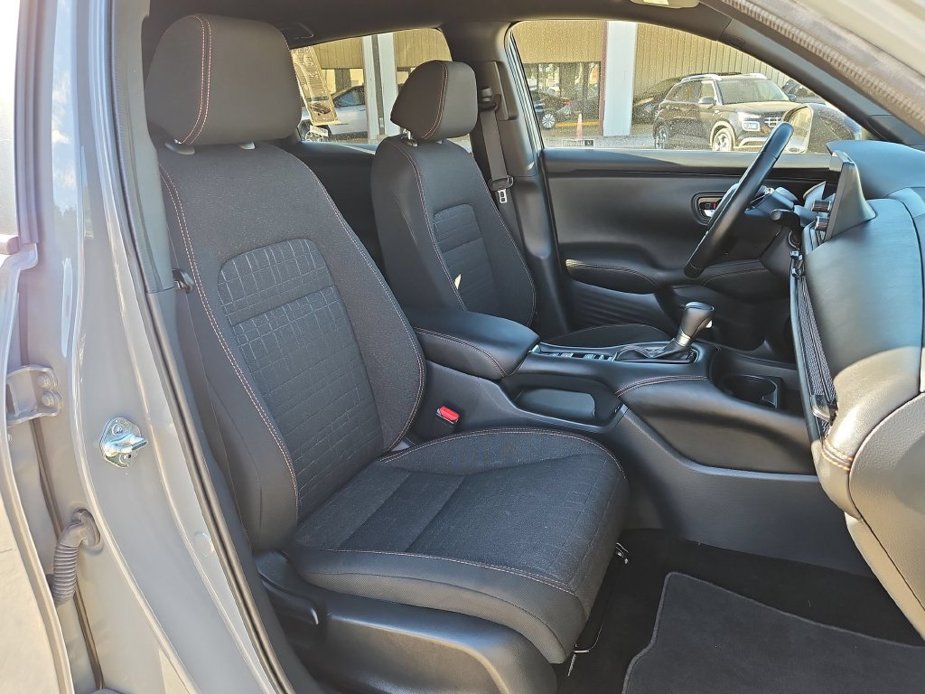 Used 2025 Honda HR-V Sport image 31