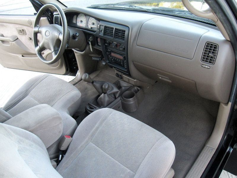 Used 2003 Toyota Tacoma 4x4 Xtracab V6 w/ SR5 Pkg image 24