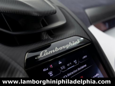 Used 2025 Lamborghini Revuelto image 23