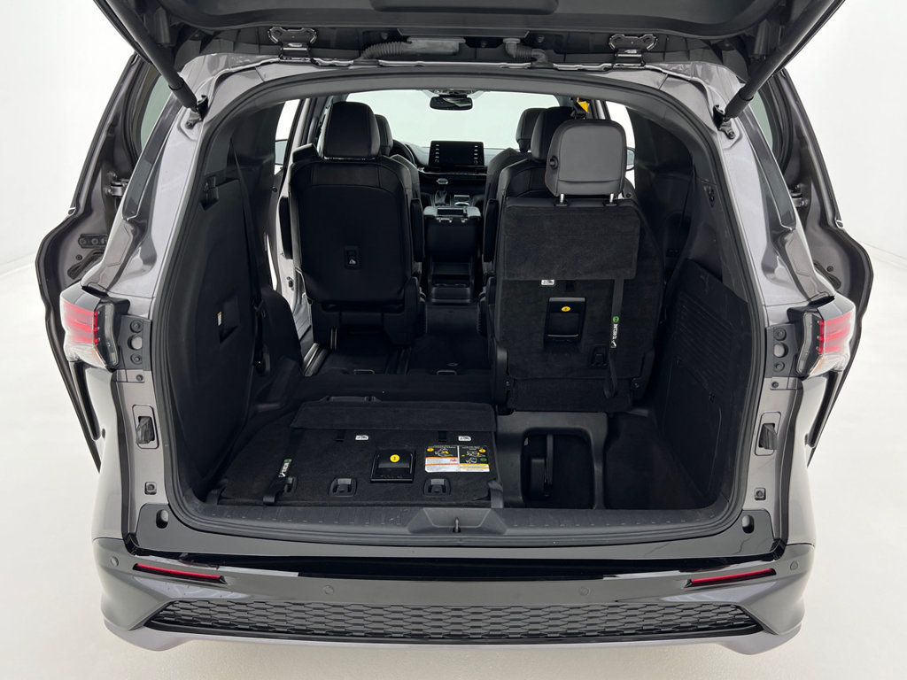 Used 2022 Toyota Sienna XSE w/ XSE Plus Package FWD image 26