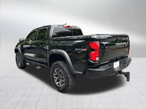 Used 2025 Chevrolet Colorado ZR2 w/ Technology Package AWD/4WD image 8