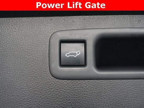 Used 2021 Toyota Highlander XLE image 17