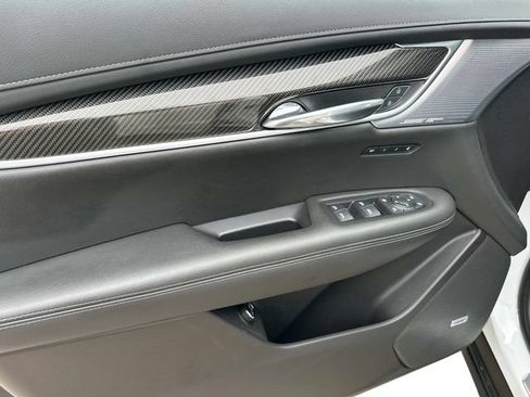 Used 2023 Cadillac XT6 Sport w/ LPO, Floor Liner Package AWD/4WD image 15