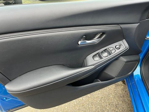 Used 2025 Nissan Sentra SV image 18