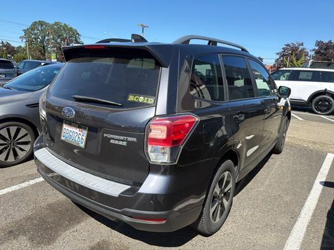 Used 2017 Subaru Forester 2.5i Premium w/ Popular Package #2A AWD/4WD image 7