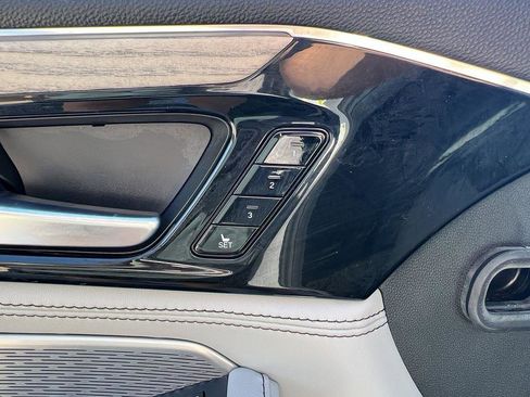 Used 2022 Acura MDX SH-AWD w/ Advance Package image 21