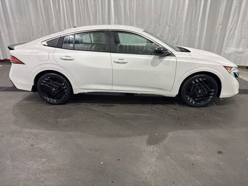 New 2026 Nissan Sentra SR w/ Floor Mat Package image 2