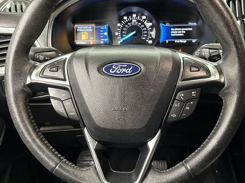 Used 2022 Ford Edge Titanium image 14