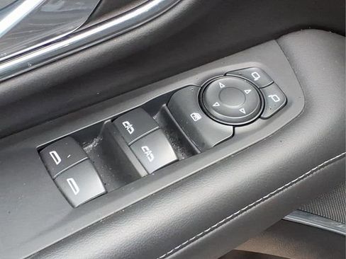 Used 2023 GMC Yukon SLE w/ Gmc Pro Safety Plus Package image 17