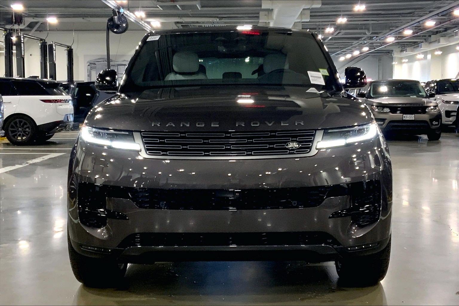 New 2027 Land Rover Range Rover Sport SE AWD/4WD image 3