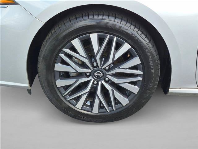 Used 2024 Nissan Altima 2.5 SV FWD image 21