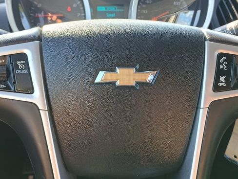 Used 2017 Chevrolet Equinox LT FWD image 8