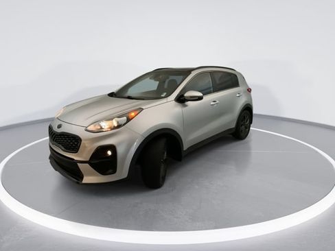 Used 2022 Kia Sportage Nightfall Edition FWD image 2