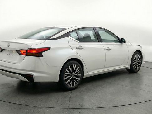 Used 2025 Nissan Altima 2.5 SV image 7
