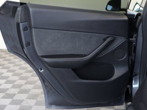 Used 2022 Tesla Model Y Performance AWD/4WD image 39