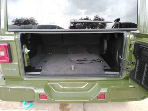 Used 2024 Jeep Wrangler High Altitude image 23