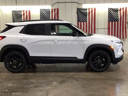 New 2026 Chevrolet TrailBlazer LT w/ Midnight Edition AWD/4WD image 18