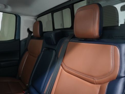 Used 2022 Ford Maverick Lariat w/ Lariat Luxury Package AWD/4WD image 13