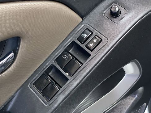 Used 2022 Nissan Frontier SV image 18