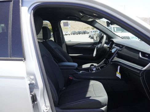 New 2026 Jeep Grand Cherokee Laredo RWD image 21