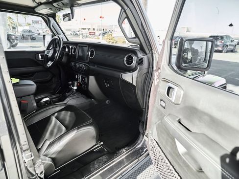 Used 2021 Jeep Wrangler Unlimited Sahara AWD/4WD image 10